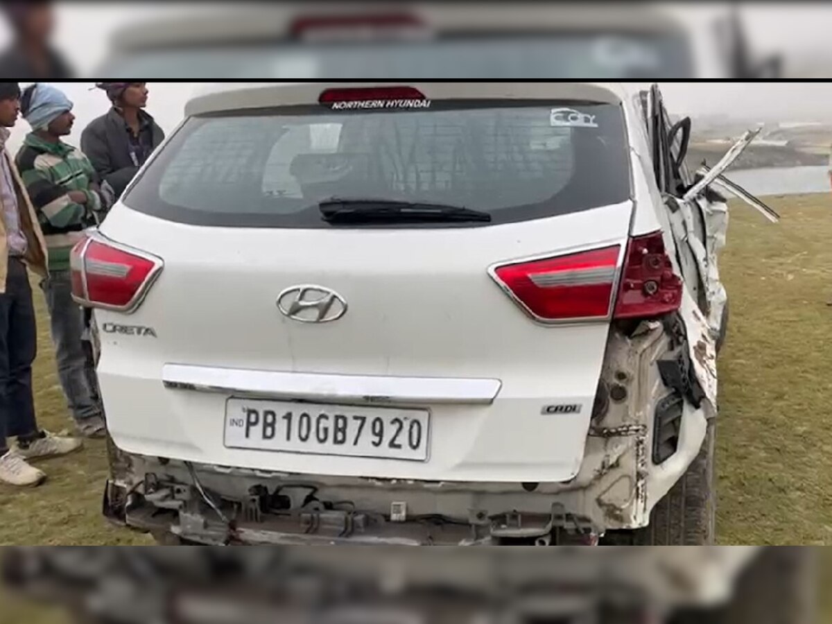 औरैया में तेज रफ्तार कार रेलिंग तोड़ नदी में गिरी, इंजीनियर की मौत 