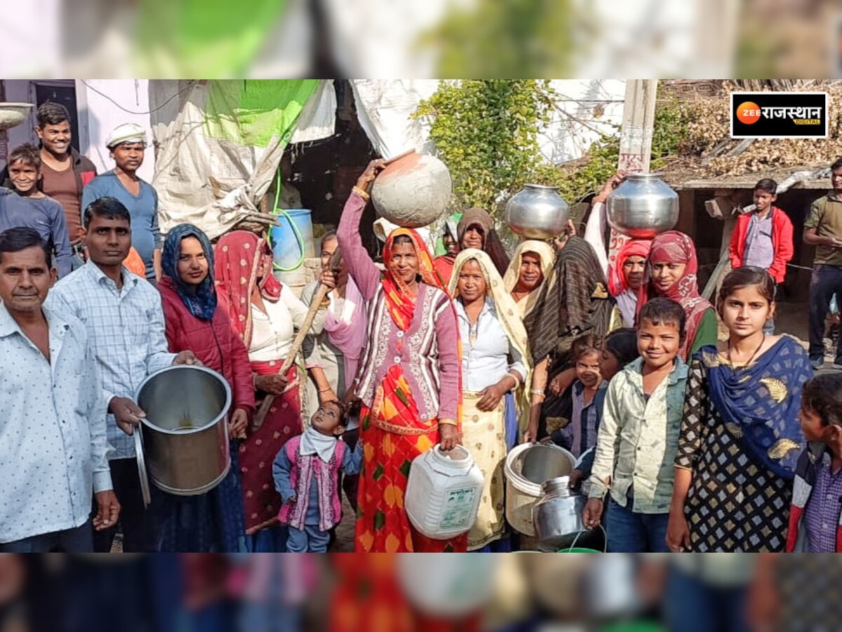 हिंडौन: पानी की समस्या के विरोध में महिलाओं ने फोड़े मटके, हाईवे पर जाम लगाने की दी चेतावनी