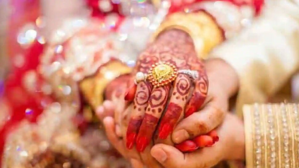 Shadi Ka Video: दुल्हन नहीं दूल्हे की साली ने बनाया ऐसा सीन, भौंचक्के रह गए बाराती!