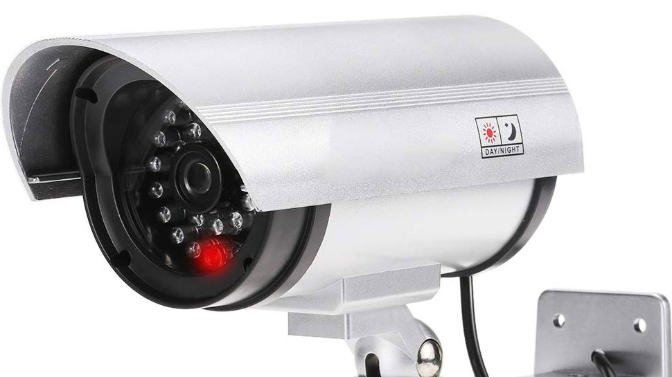 Fake CCTV!  After all, why people are buying this product, the big reason came to the fore