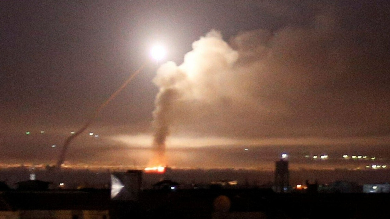 सीरिया पर इजराइल का ताबड़तोड़ हमला, इजराइली मिसाइलों से दहला दमिश्क एयरपोर्ट