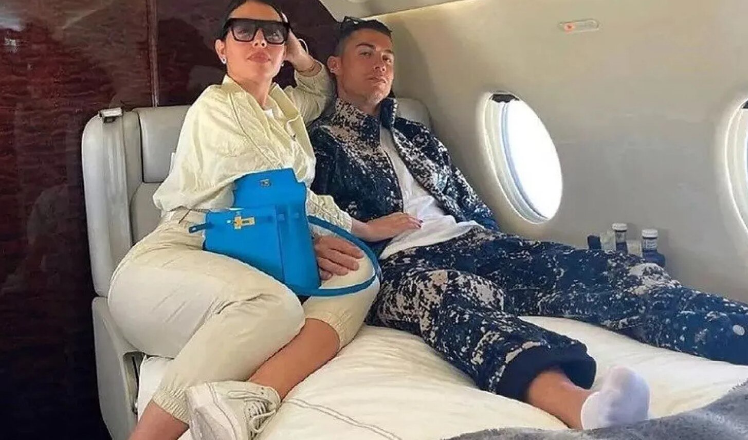 Portugal star footballer Cristiano Ronaldo private Jet photos viral luxury life girlfriend Georgina