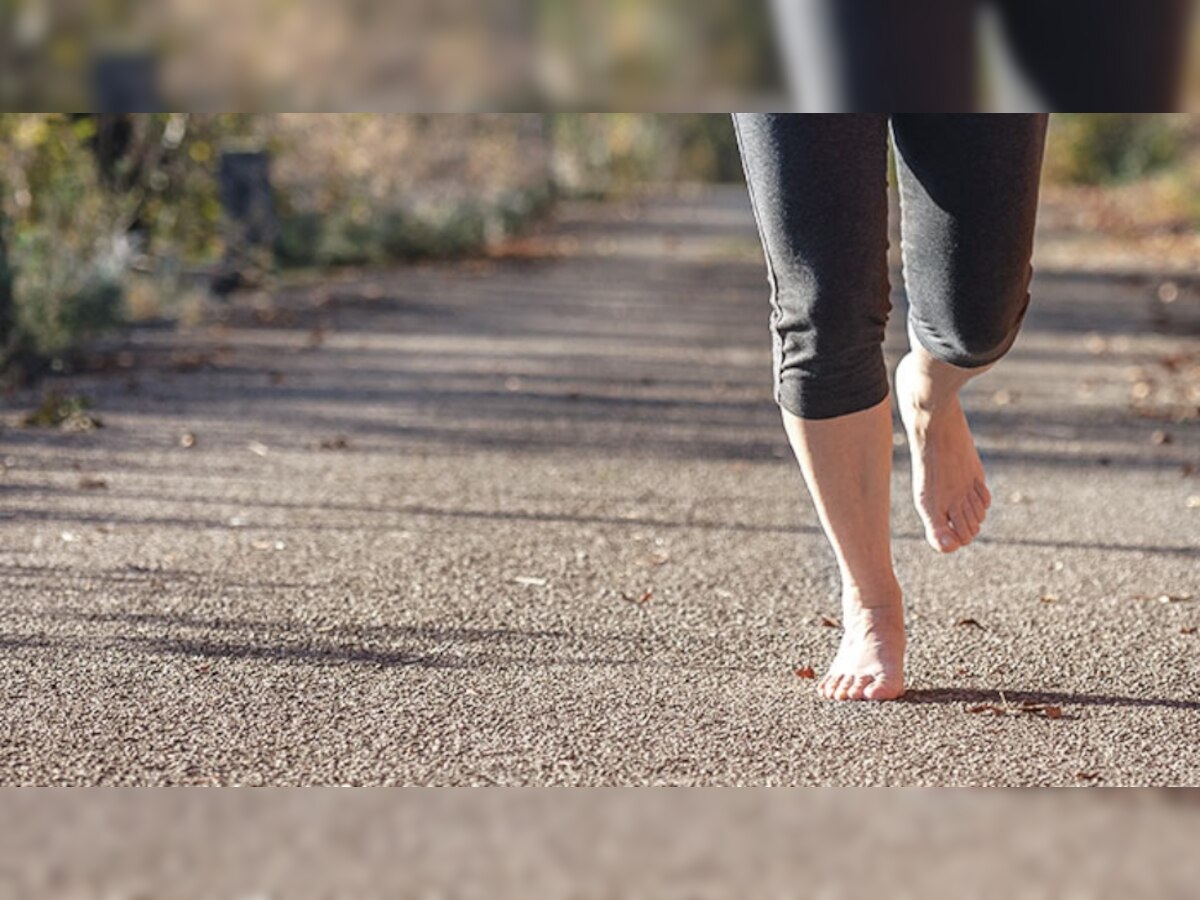Health Tips:  नंगे पैर दौड़ना सेहत के लिए अच्छा होता है या बुरा? नई रिसर्च में सामने आई चौंकाने वाली जानकारी 