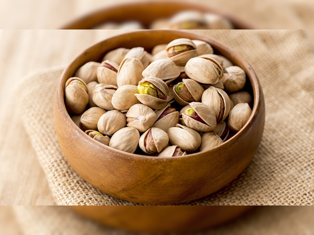 Benefits Of Pistachios: ठंड में पिस्ता खाने के ये 5 फायदे जानकर आप रह जाएंगे हैरान