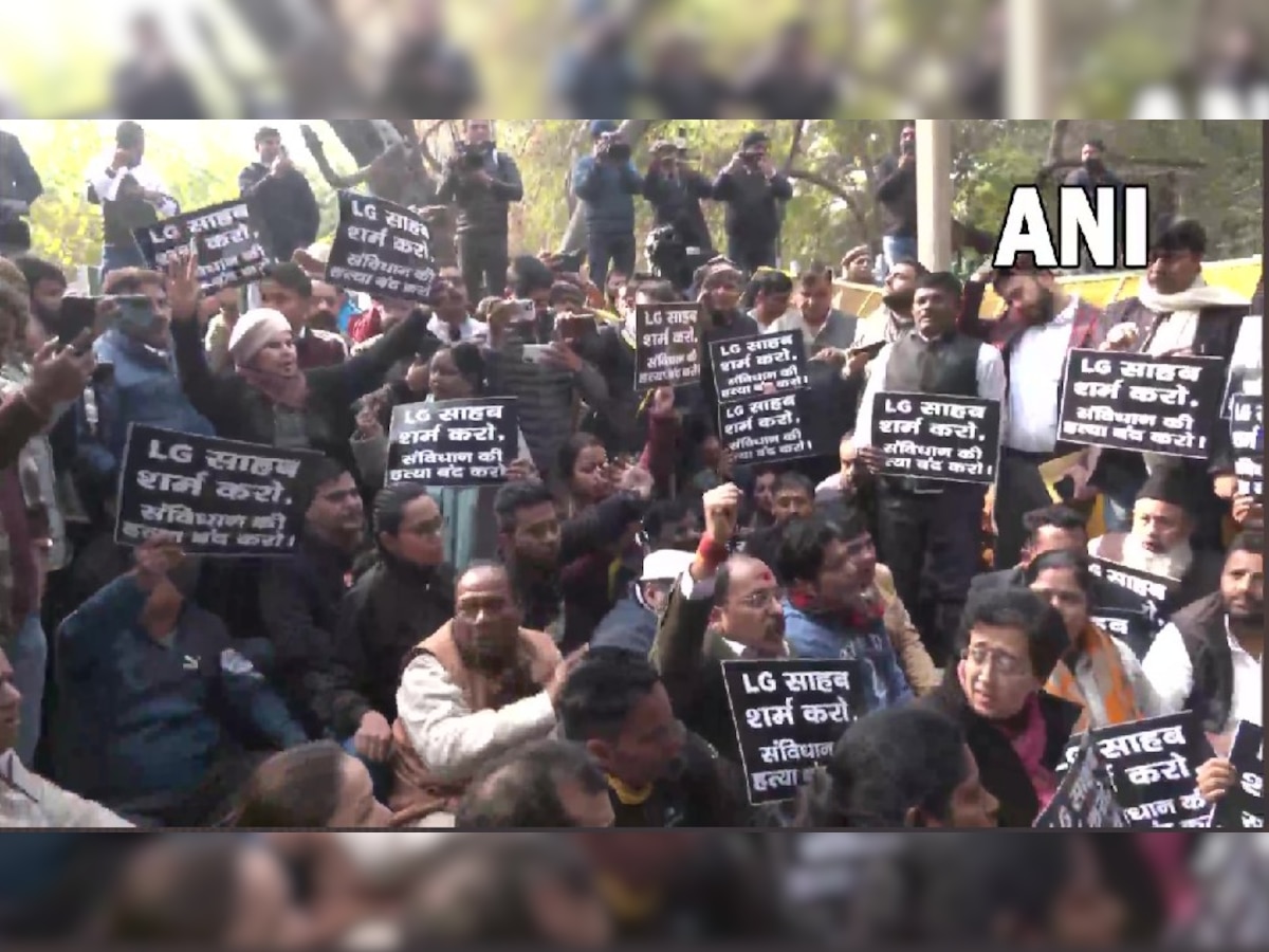 दिल्ली में चल रही आखिर किसकी मनमानी? जानिए AAP और BJP की तनातनी की कहानी 