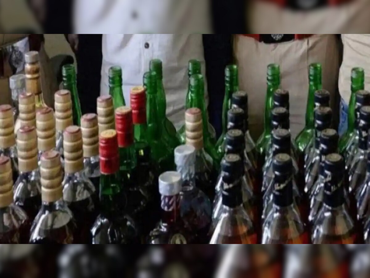 क्या सच में है बिहार में शराबबंदी? पटना में पानी की फैक्ट्री में बन रही थी शराब, रैपर-बोतल बरामद 