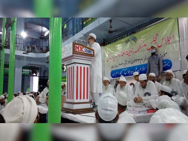 मुस्लिम लड़कियों के इस्लाम छोड़ने से डरे उलेमा; रोकने के लिए बताया ये लॉन्ग टर्म प्लान  