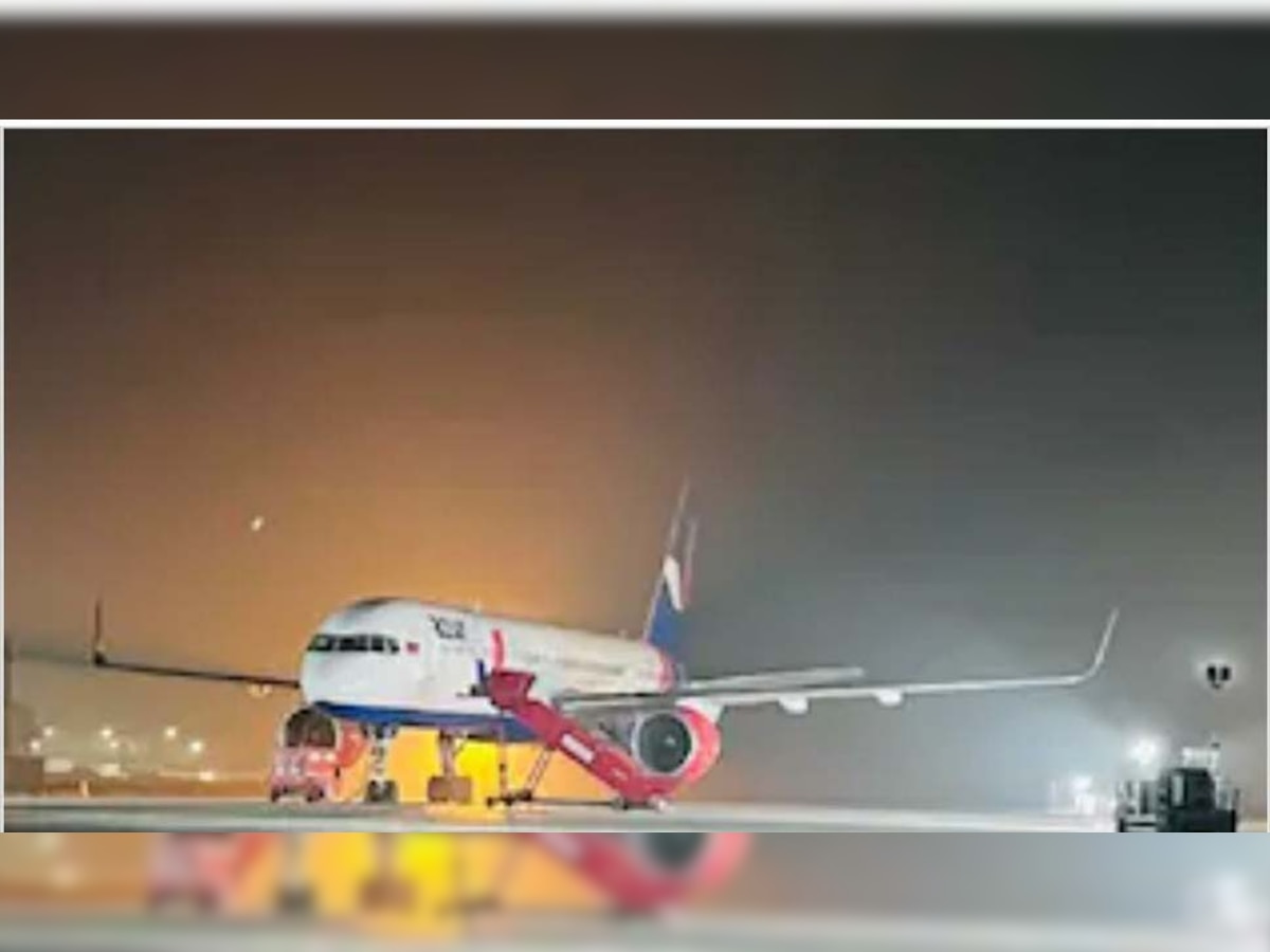 Bomb Threat in Plane: जामनगर में मास्को-गोवा चार्टर्ड विमान में सघन तलाशी, कमांडोज ने घेरा 