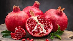 Pomegranate: केवल शरीर में खून ही नहीं बढ़ाता है अनार, शार्प मेमोरी के लिए भी खाएं