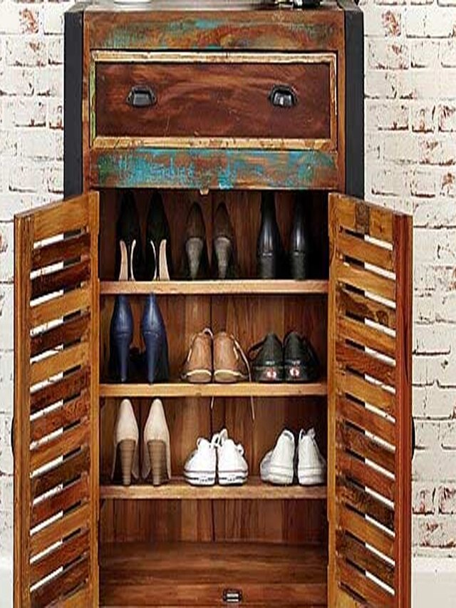 Vastu Tips for shoes rack and Shoes and slippers should be kept in this