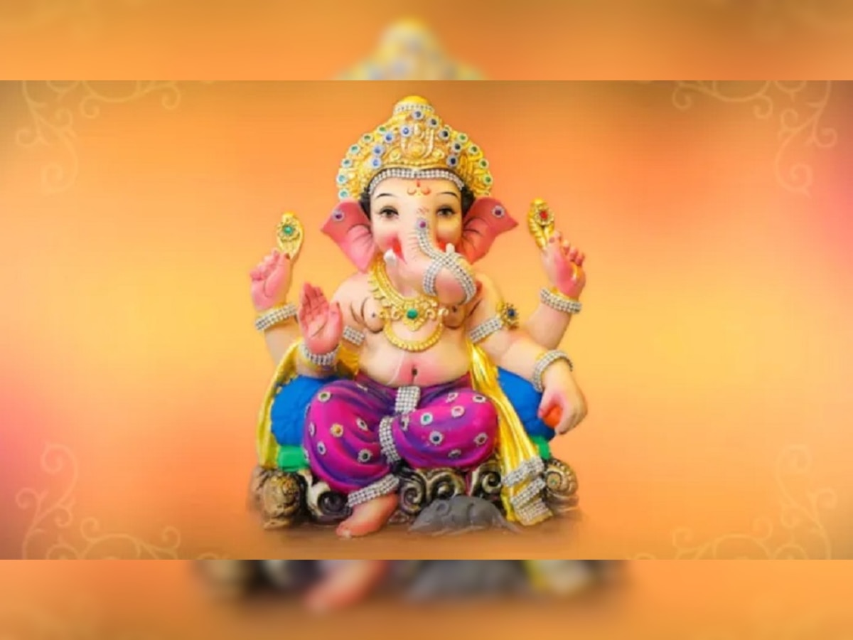 Lord Ganesha Mantra Upay: बुधवार को गणेश जी के मंत्रों से कर लीजिए ये खास उपाय, हमेशा भरी रहेगी तिजोरी