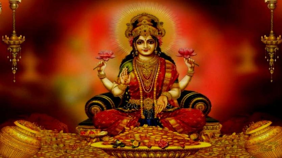 Maa Lakshmi: घर की सही जगह पर रख दें मां ...