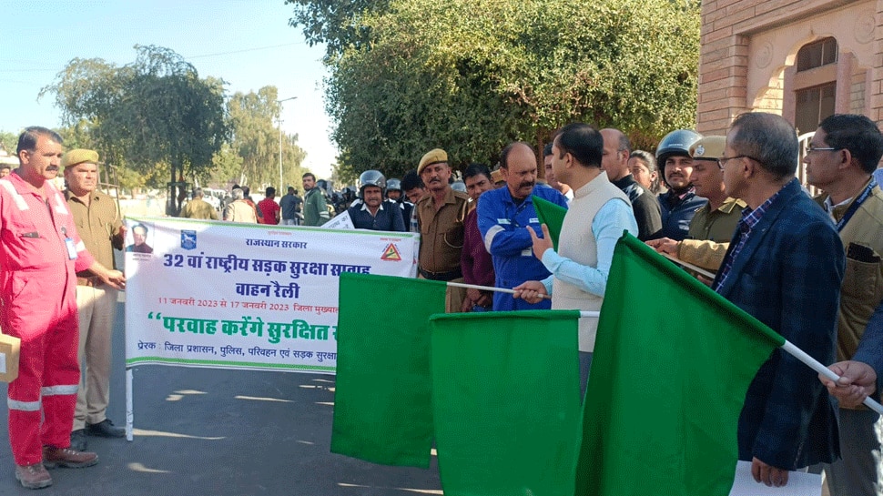 सड़क सुरक्षा सप्ताह : रांची DC और SSP ने जागरुकता रथ को दिखाई हरी झंडी- Road Safety Week: Ranchi DC and SSP flagged off the awareness chariot