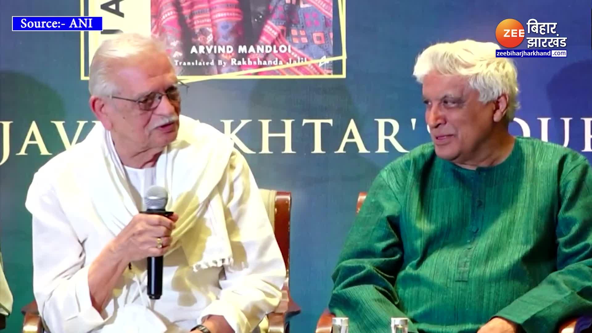 Gulzar And Javed Akhtar Appeared Together On One Stage This Video Is ...