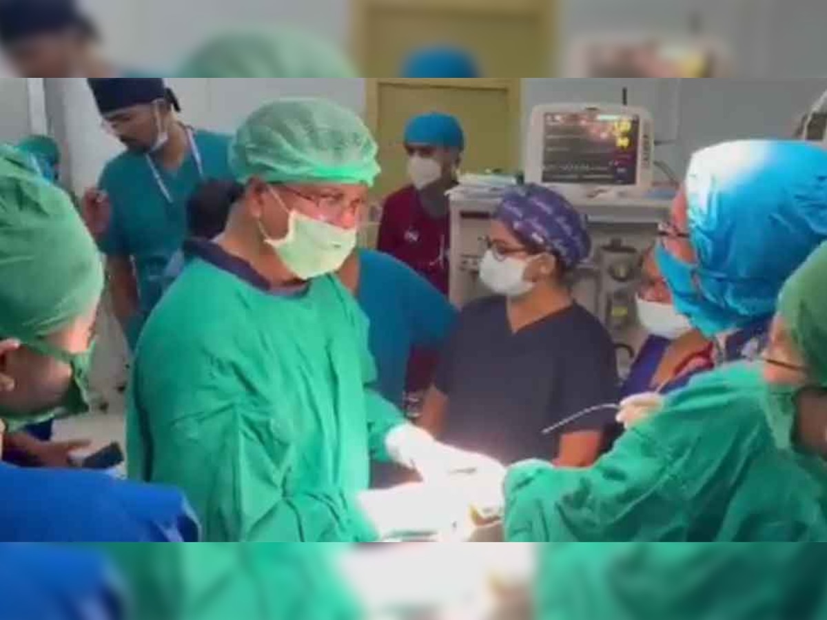 त्रिपुरा सीएम पहुंचे ऑपरेशन थिएटर, निभाई पुरानी जिम्मेदारी, 10 साल के बच्चे की सर्जरी की