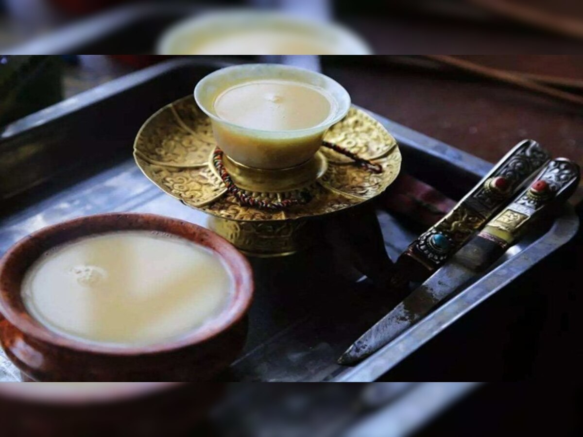 How To Make Butter Tea: साधारण चाय से बोर हो गए हैं? तो इस विंटर ट्राई करें बटर टी, स्वाद में होती है जरा हटके