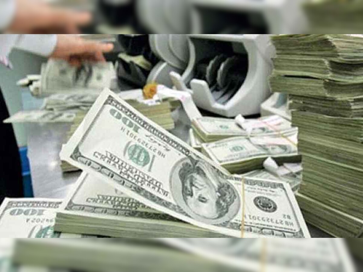 क्या ‘डॉलर की स्मलिंग’ ने तोड़ दी PAK अर्थव्यवस्था की कमर, रिपोर्ट में चौंकाने वाला दावा  