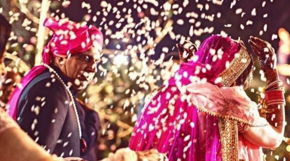 Significance of Throwing Rice by Bride in Vidai Marriage | Throwing ...