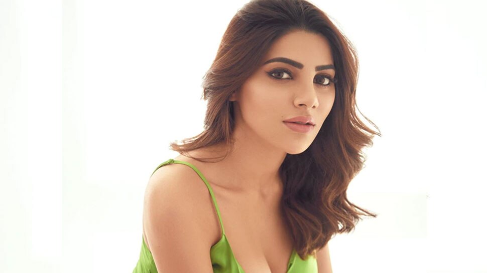 tube bra tight breast Nikki Tamboli looking hot cuteness overloaded