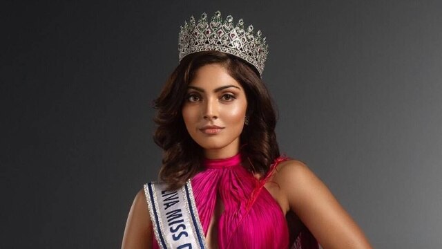 Miss Universe: बिकिनी पहन रैंप पर उतरीं भारत की  दिविता राय, अदाओं से किया हर किसी को घायल!