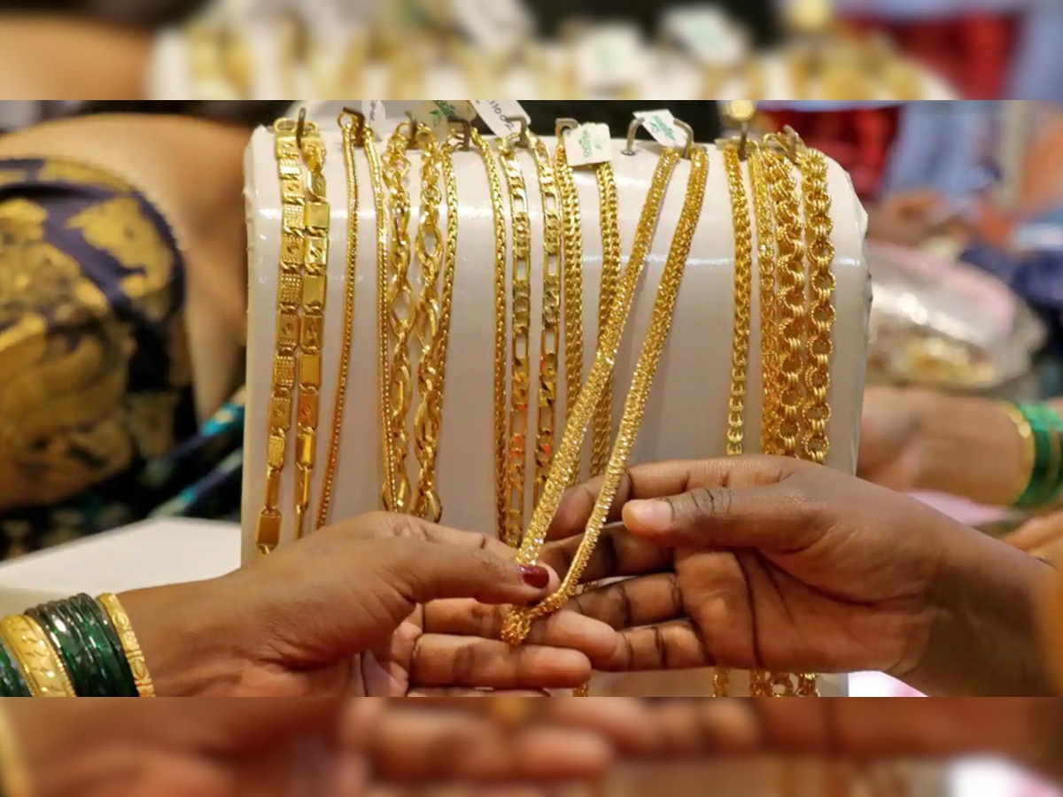 Gold Price: सोना हुआ महंगा! इस महीने ही बढ़े गए इतने सौ रुपये