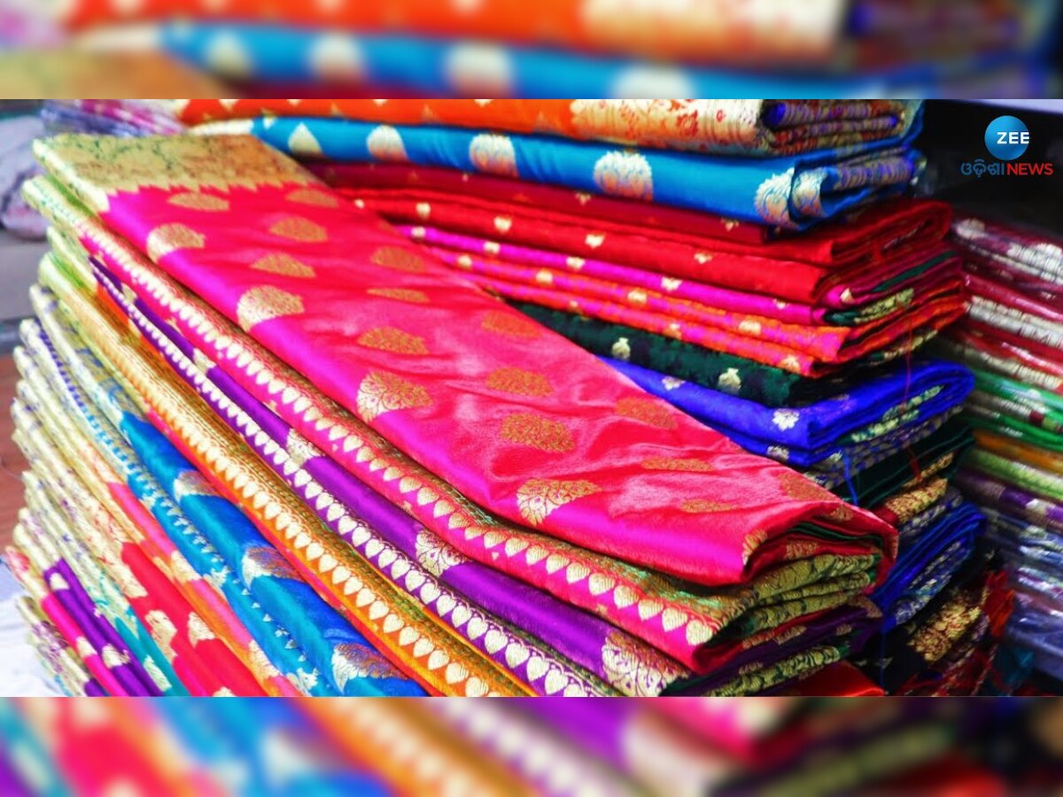 Saree Market: ଏହି ରାଜ୍ୟରେ ମିଳେ ସବୁଠୁ ଶସ୍ତା ଶାଢୀ, ୫୦ ଟଙ୍କାରେ ବିକ୍ରି ହୁଏ ବନାରସୀ ପାଟ!