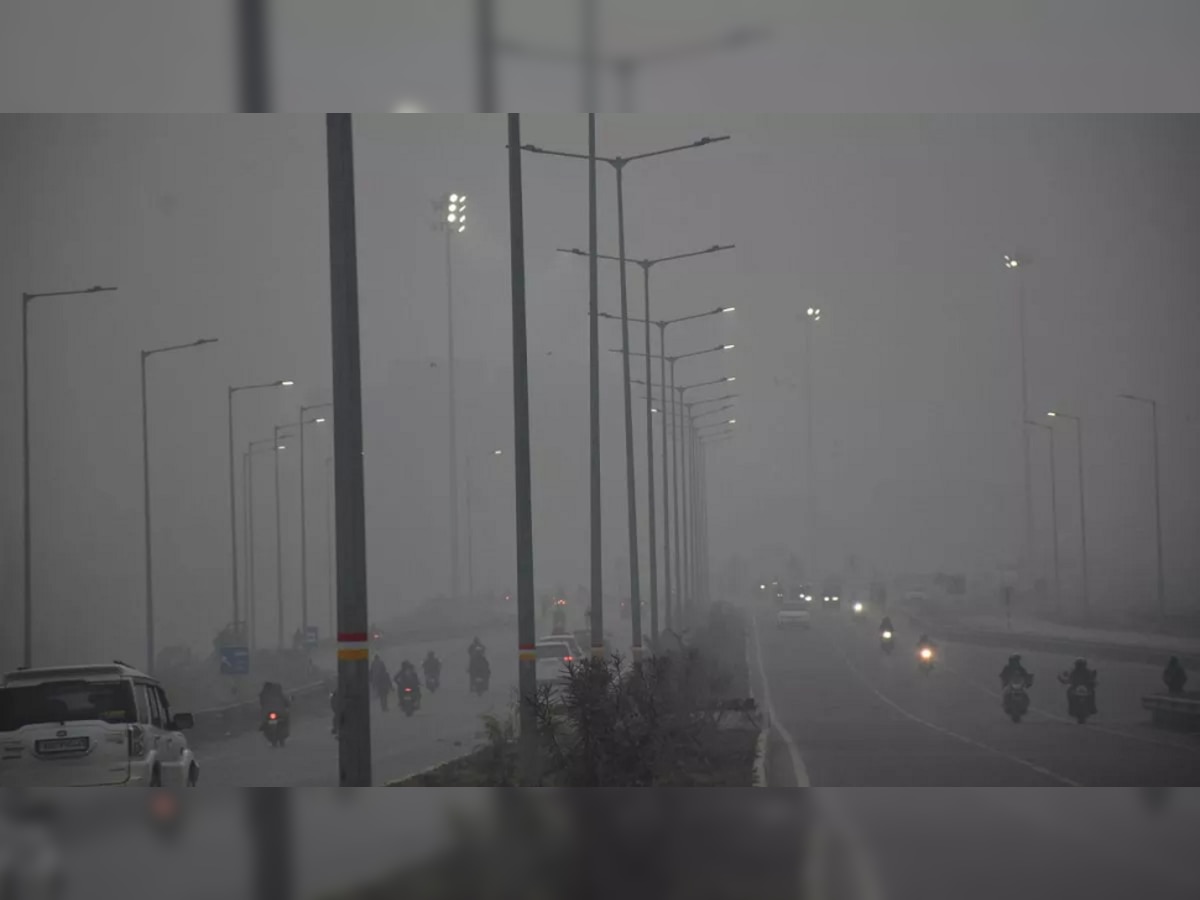 Bihar Weather Update: बिहार में ठंड की दूसरी लहर शुरू, कोहरे को लेकर येलो अलर्ट जारी 