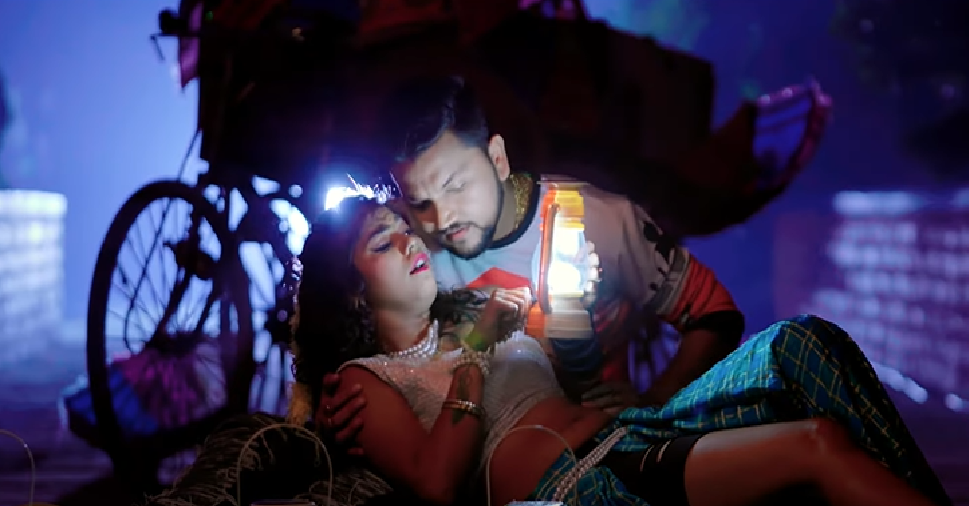 Bhojpuri Song: गुंजन सिंह ने अपनी प्रेमिका से कहा 'लालटेन जलते रहतौ गे', हुआ बवाल