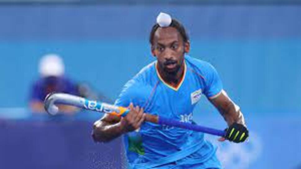 Hockey World Cup: ଭାରତୀୟ ଦଳକୁ ଲାଗିଲା ବଡ ଝଟକା, ଆହତ ହେବା ସହ ବାଦ ପଡିଲେ ମିଡ ଫିଲ୍ଡର ହାର୍ଦ୍ଦିକ ସିଂହ Hockey World Cup: ଭାରତୀୟ ଦଳକୁ ଲାଗିଲା ବଡ ଝଟକା, ଆହତ ହେବା ସହ ବାଦ ପଡିଲେ ମିଡ ଫିଲ୍ଡର ହାର୍ଦ୍ଦିକ ସିଂହ