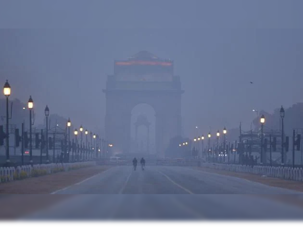 Delhi-NCR Weather: Delhi-NCR में फिर बदलेगा मौसम, ठंड की वापसी से पहले बारिश का सितम