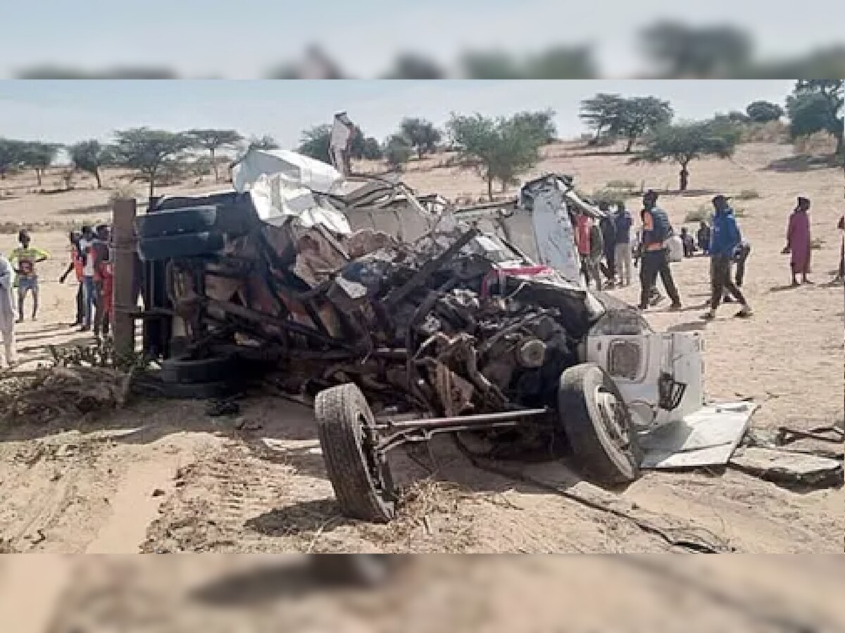 Senegal Bus Accident: ଭୀଷଣ ସଡ଼କ ଦୁର୍ଘଟଣା: ଗଧକୁ ବଞ୍ଚାଇବାକୁ ଯାଇ ବସ୍-ଟ୍ରକ୍ ମୁହାଁମୁହିଁ ଧକ୍କା, ୨୨ ମୃତ, ୨୦ ଗୁରୁତର
