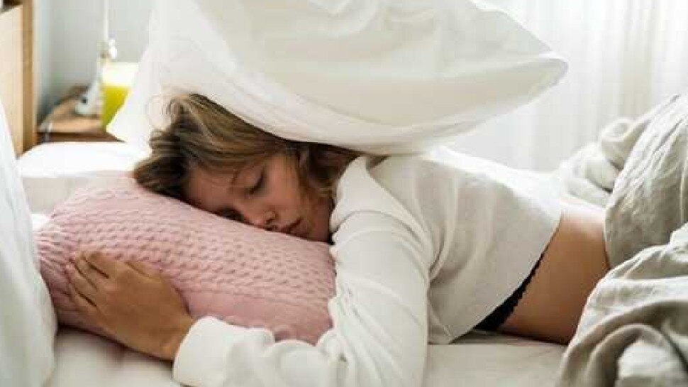 know why people sleep more in winters and avoid awakening in early