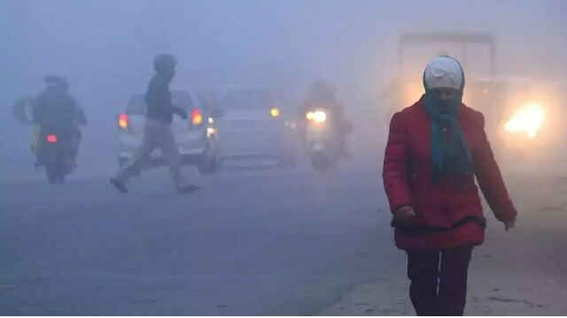 Weather Update: यूपी-पंजाब में शीतलहर का कहर, जानें दिल्ली में कब होगी बारिश?