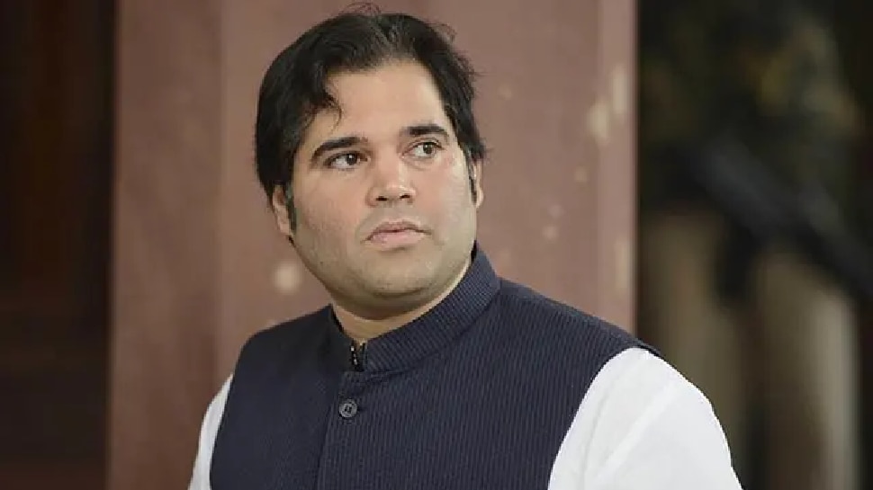 Varun Gandhi: वरुण गांधी ने की अखिलेश यादव की तारीफ, नेहरू से खुद की तुलना कर बोले...