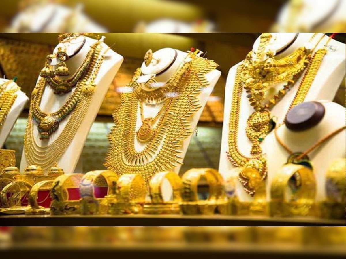 Today Gold Price: शादी के सीजन से पहले सोने-चांदी के भाव में आई भारी गिरावट, जानें आज के ताजा रेट