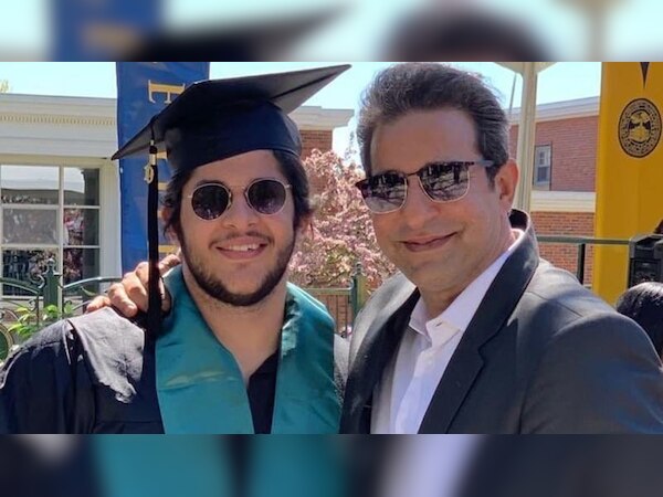 पाकिस्तानी पूर्व गेंदबाज वसीम अकरम का बेटा करता है ये खतरनाक काम, जान उड़ जाएंगे होश