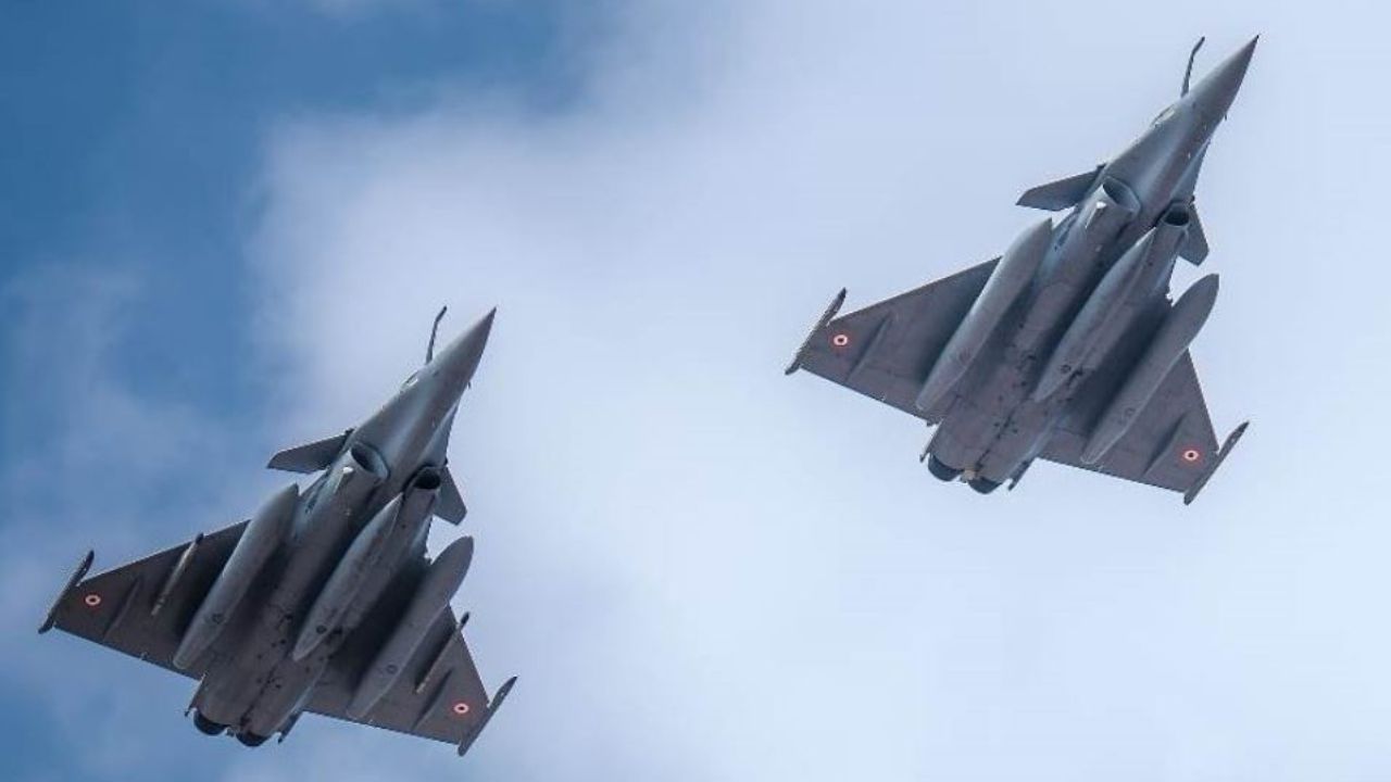 republic day air foce fly past 50 fighter planes including 9 rafale ...