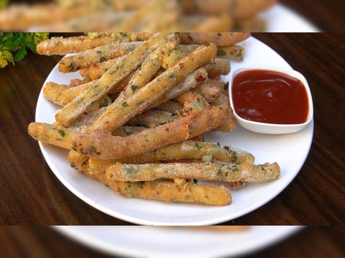 Crispy Snack: गर्मागर्म चाय के साथ ट्राई करें क्रिस्पी गार्लिक पोटैटो स्टिक, स्वाद दीवाना बना देगा