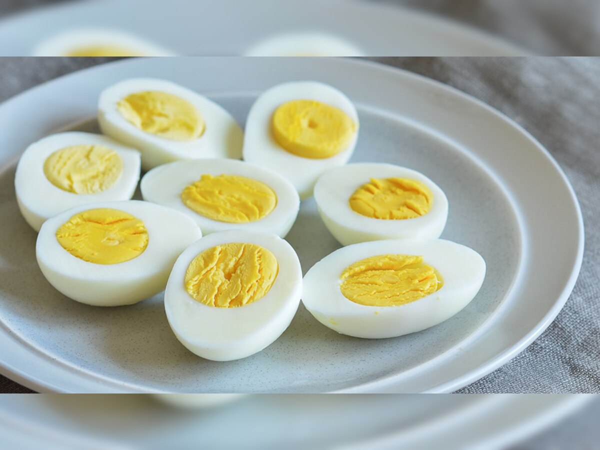 Disadvantages of Eating Eggs: सेहत के लिए जहर समान है अंडे का ये हिस्सा, बन जाएंगे गंभीर रोगी; ये 5 लोग भूल से भी न करें सेवन 
