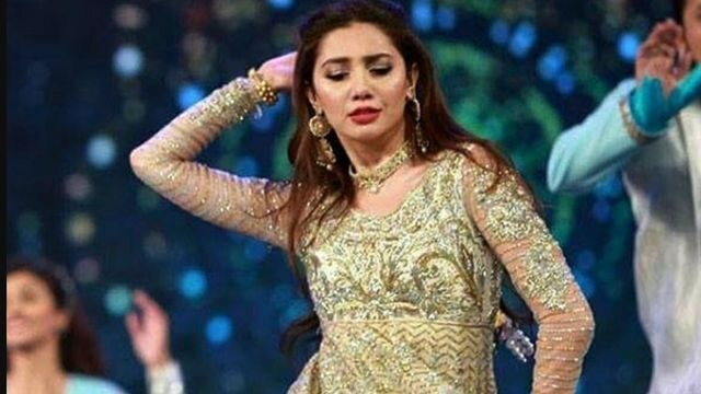 माहिरा खान पर फिर चढ़ा बॉलीवुड फिवर, 'हुस्न है सुहाना' से लूटी महफिल