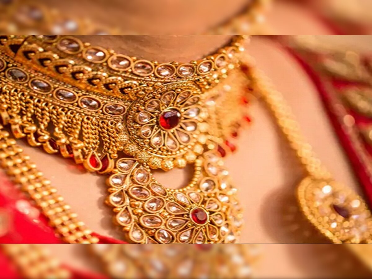 Gold Silver Price: शादी के सीजन में सोने की कीमतों में हुई बढ़ोतरी, जानें बिहार में आज कितना महंगा हुआ गोल्ड