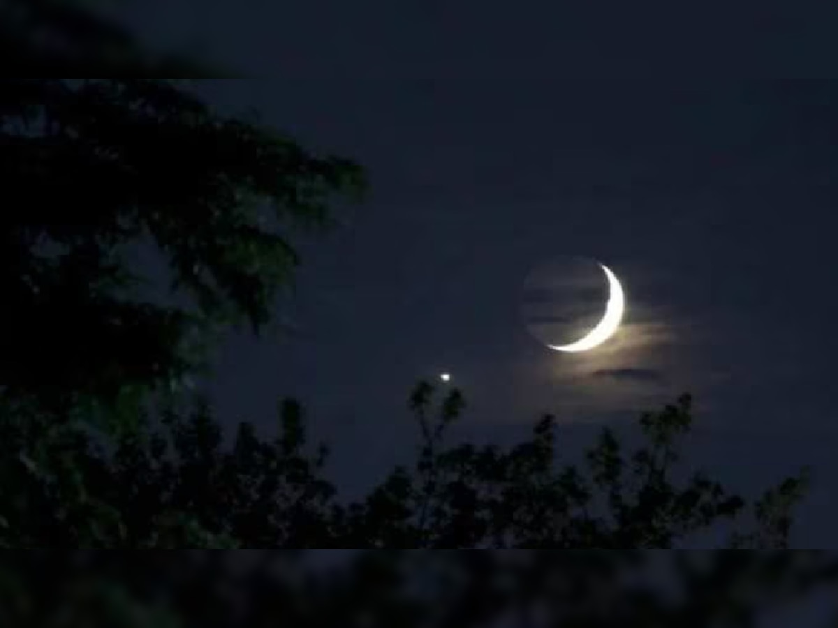 30 साल बाद आसमान में दिखा अद्भुत नजारा, एक साथ नजर आए शुक्र, शनि व चंद्रमा