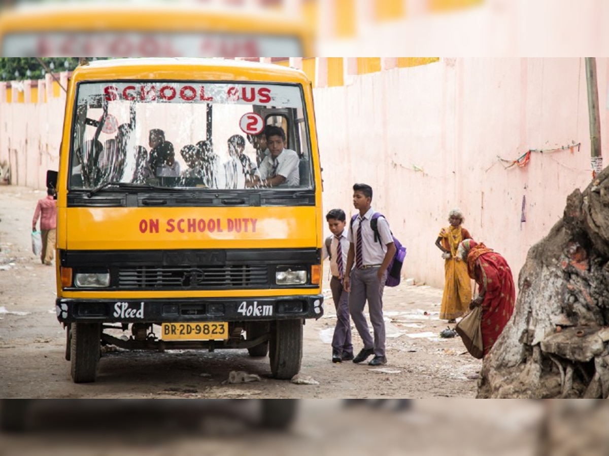 पीले रंग की ही क्यों होती है स्कूल बस? दुनिया में हर जगह है ऐसा; क्या है वैज्ञानिक कारण