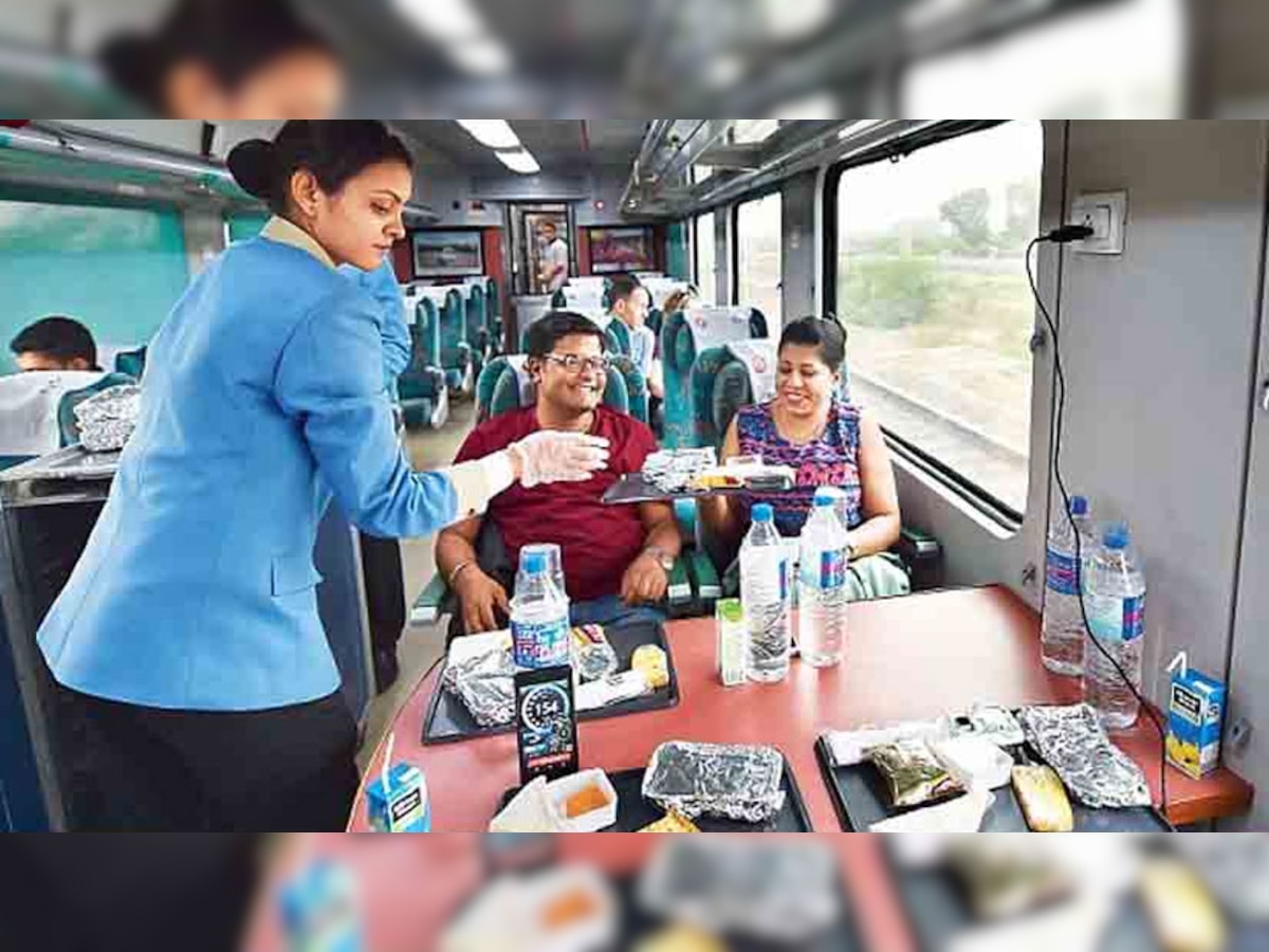 Indian Railways: रेलवे ने बदला खाने का मेन्‍यू, कल से ट्रेन में म‍िलेंगे ये व्‍यंजन; गदगद हुए मुसाफ‍िर