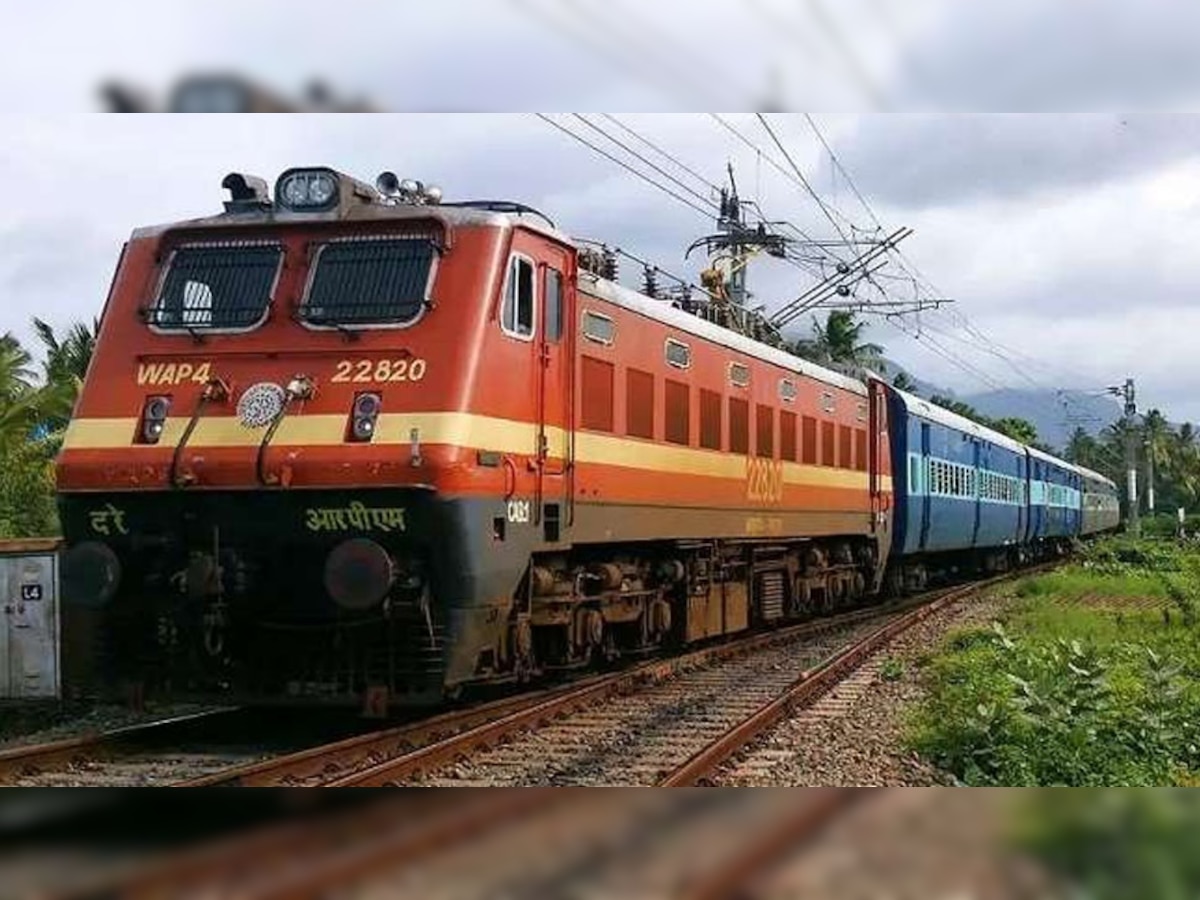 Most Dirty Trains in India: ये हैं भारत की सबसे गंदी 10 ट्रेनें, भूल से भी इनमें टिकट बुक मत करवाना वरना पछताते रह जाओगे