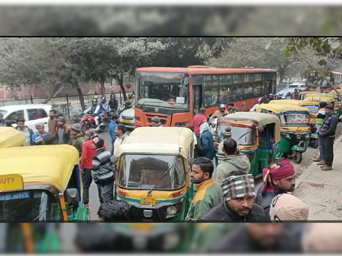 मुनिरका से लिया ऑटो, द्वारका पहुंचकर ड्राइवर का काट डाला गला 