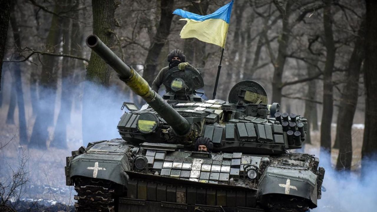 टैंकों की कमी से जूझते यूक्रेन पर रूस का बड़ा प्रहार, ड्रोन से हमले, मिसाइलों की बारिश