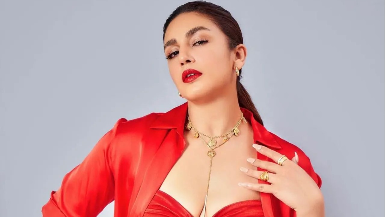 Huma Qureshi Photos: बॉसी लुक में भी कहर ढा रही हैं हुमा कुरैशी, वायरल हुआ नया लुक