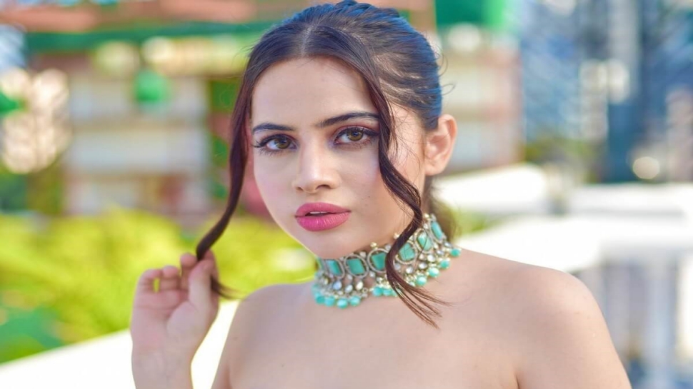 daring Urfi Javed new look with collar dress many cuts in front expose ...