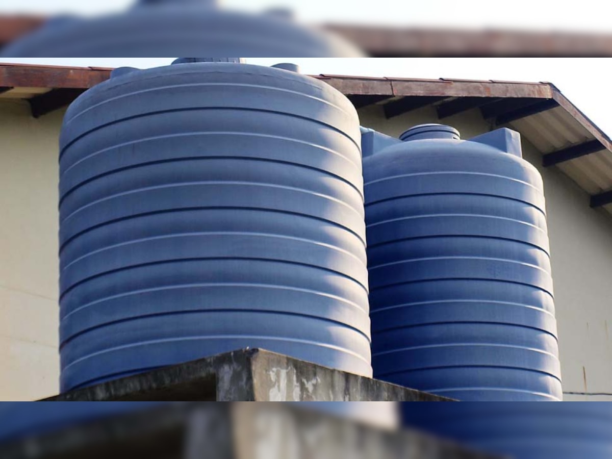 Water Tank Fact: घर पर लगी पानी की टंकी में क्यों होती हैं लाइन और क्या है इनका काम? जानिए